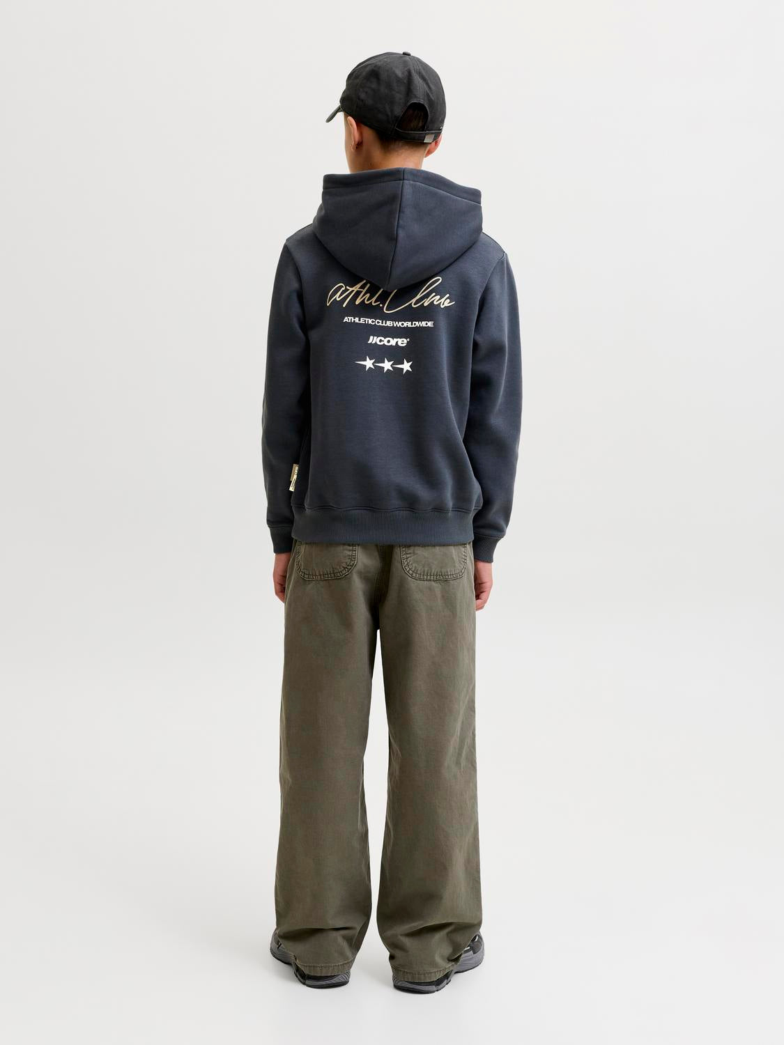 model_shot-back
